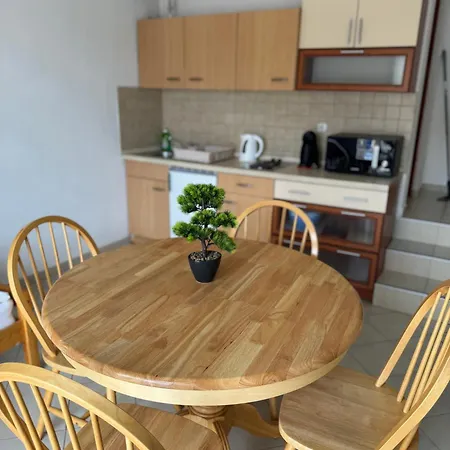 Bernarda 1 Apartman Nin