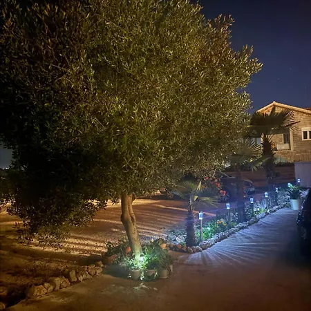 Apartman Bernarda 1 *