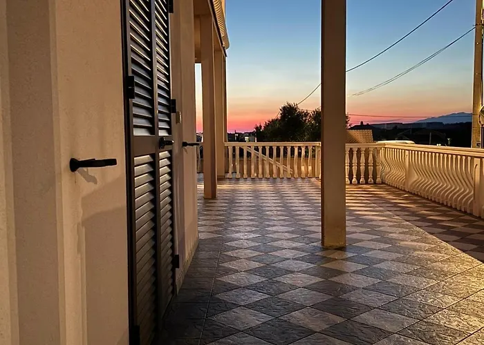 Bernarda 1 Apartment *