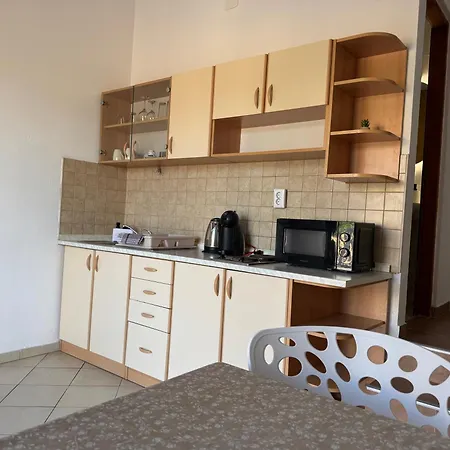 Appartement Bernarda 1 *